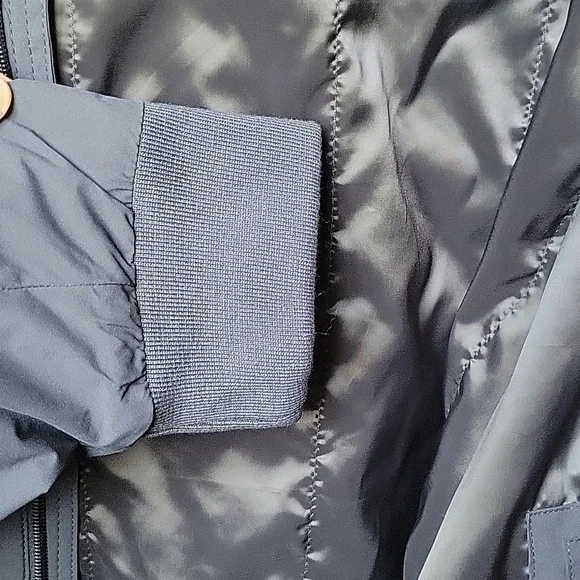 NWT Jos. A. Bank Navy Windbreaker Jacket Sleek Lightweight Design - Picture 9 of 10